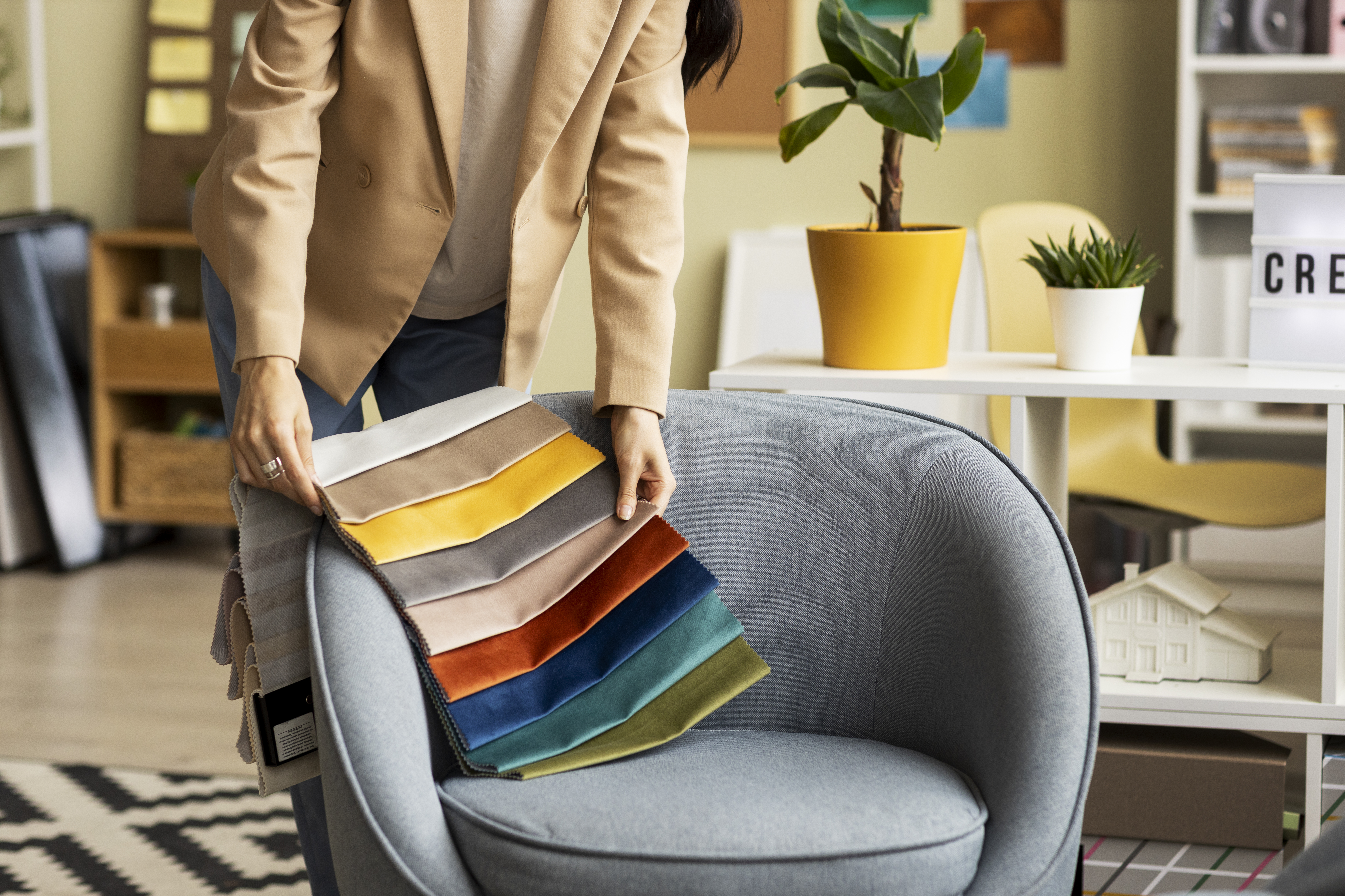 Use color samples to view the way the sofa adapts to your room.