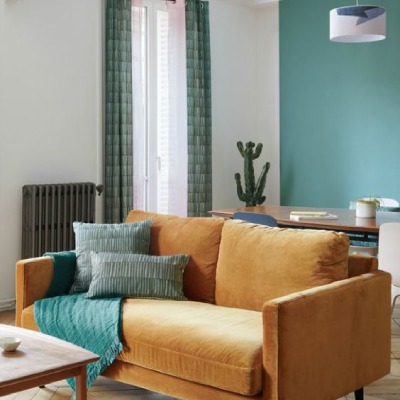 Decorate the house with a small budget - colored wall