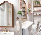 How to Decorate a Small Bathroom with Functional Ideas: The Definitive Guide 2026